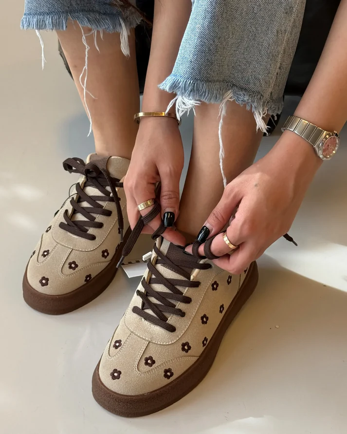 Women Floral Casual Sneakers – Stylish Lace-Up Fashion Sneakers for Girls Everyday Wear